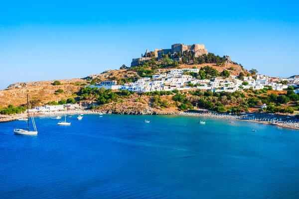 希腊为受2023年罗德岛大火影响的游客提供免费酒店客房