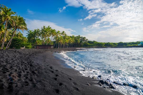 夏威夷黑沙滩开发计划面临强烈反对